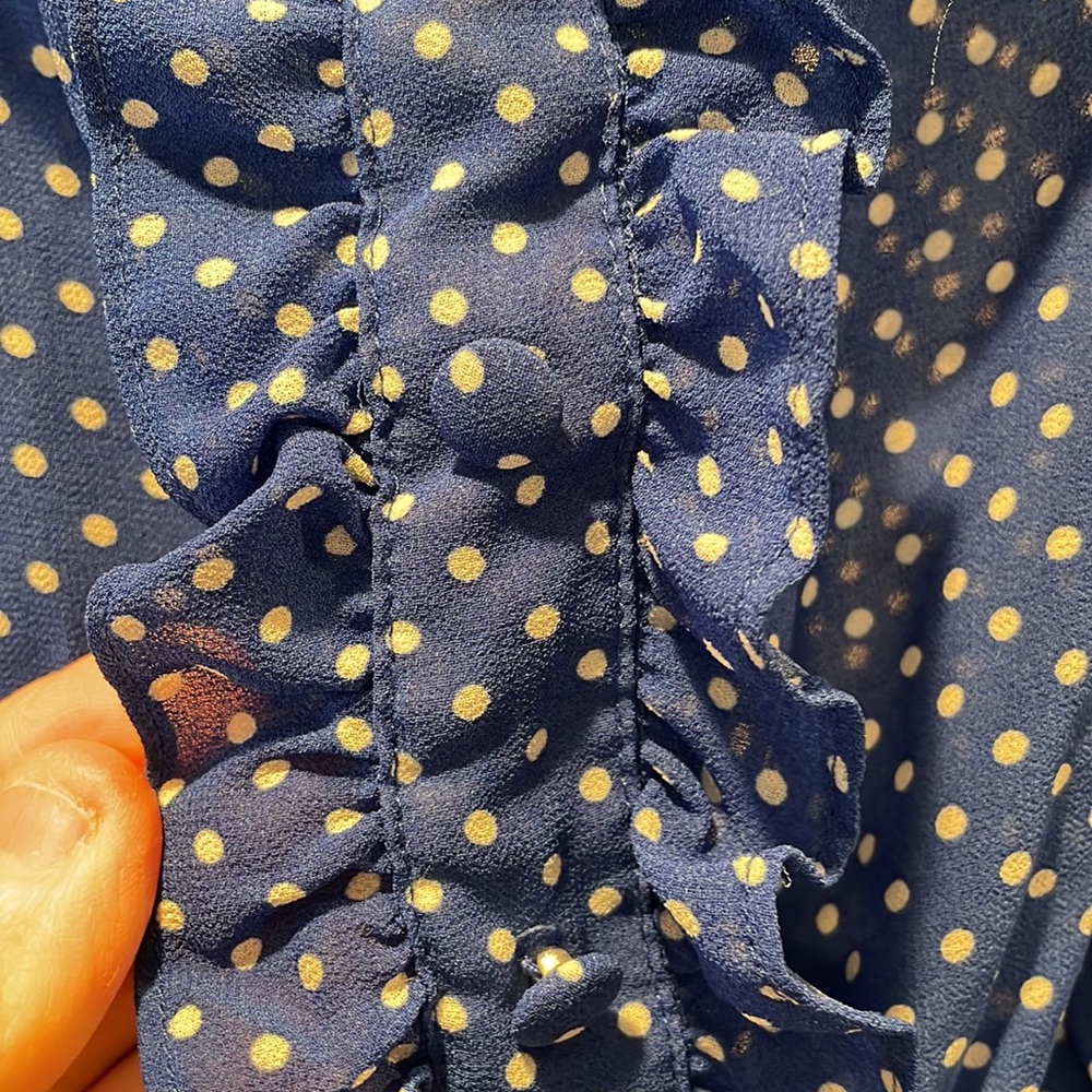 Torrid ladies blue and white polka dot top - Picture 3 of 5